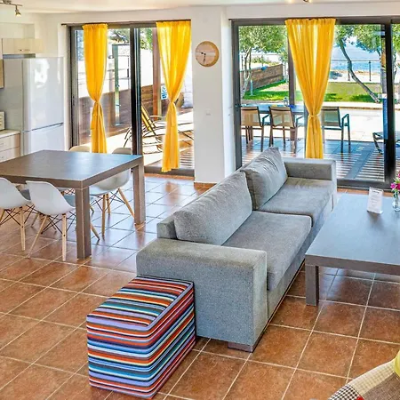 Kalma Ena * Nea Moudania