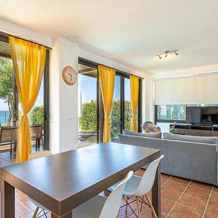 Kalma Ena Nea Moudania