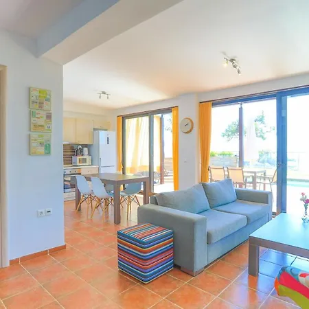 Kalma Ena Nea Moudania