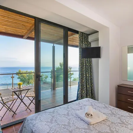 Kalma Ena Nea Moudania